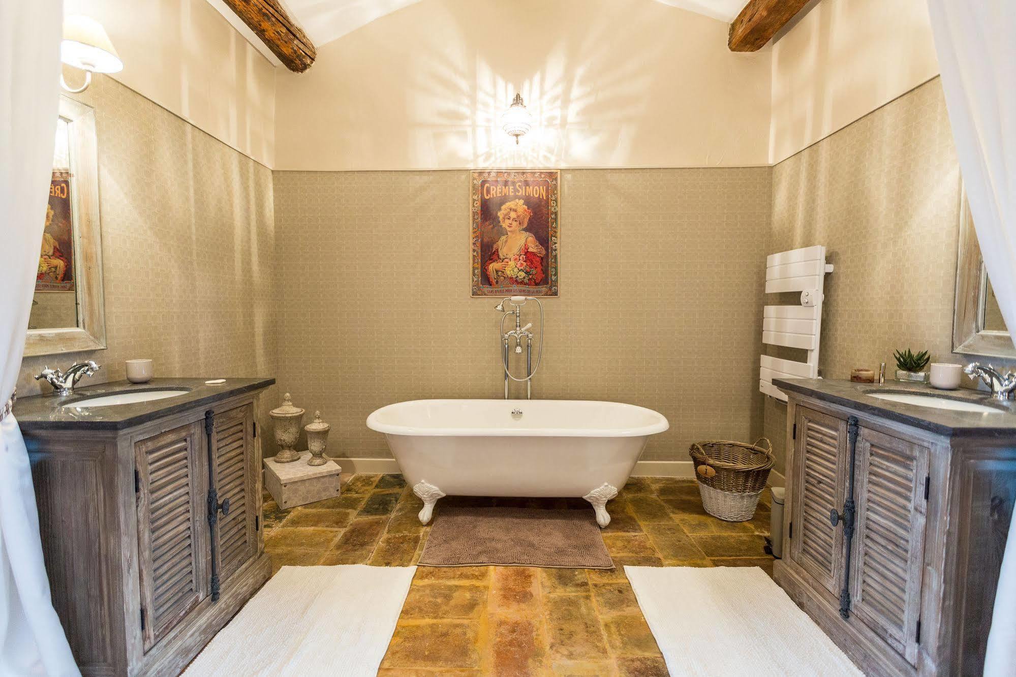 Le Mas De La Chapelle Sainte Anastasie  Esterno foto